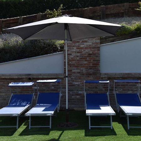 B&B La Dolce Vita Priocca ภายนอก รูปภาพ