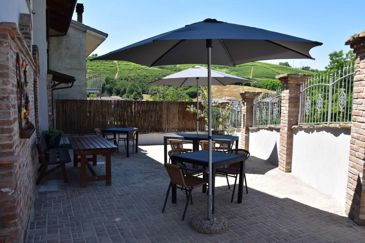 B&B La Dolce Vita Priocca ภายนอก รูปภาพ