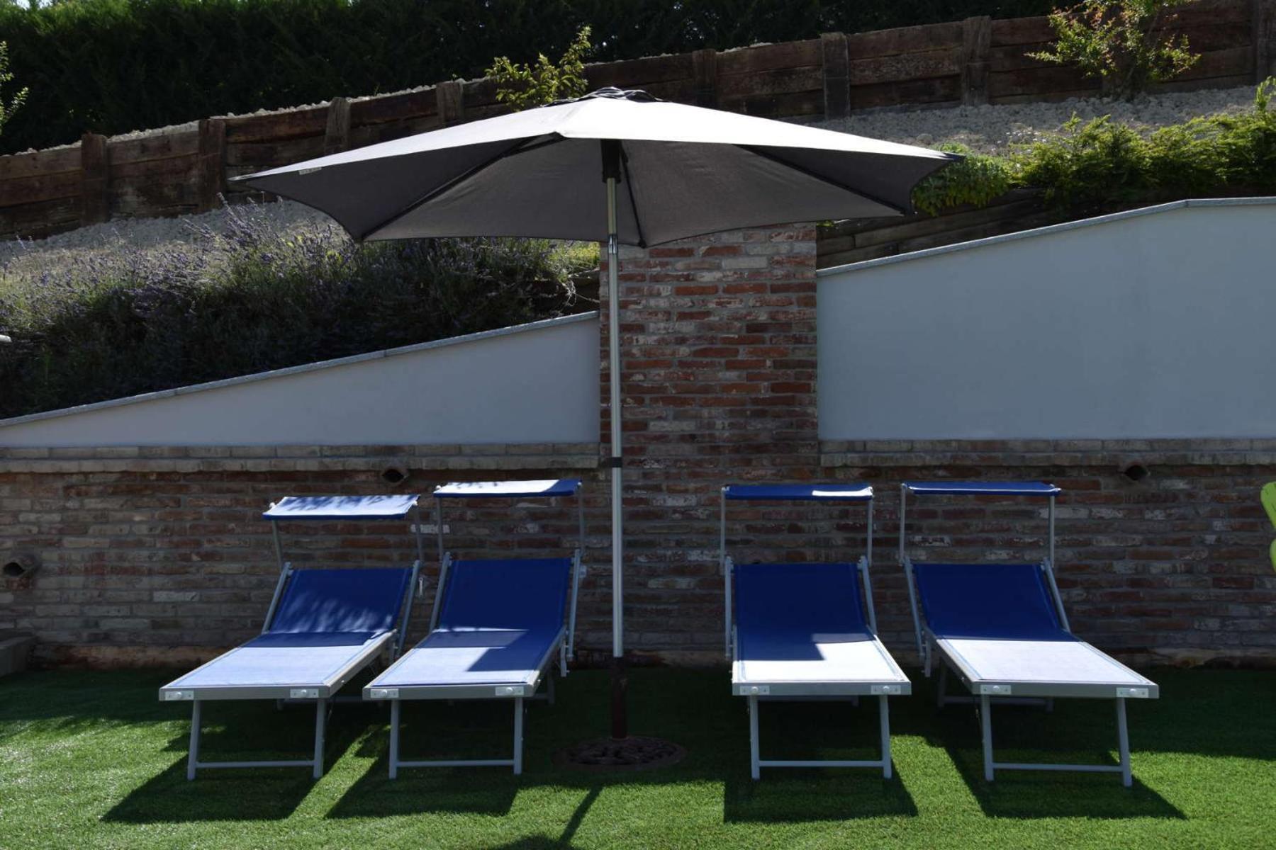 B&B La Dolce Vita Priocca ภายนอก รูปภาพ
