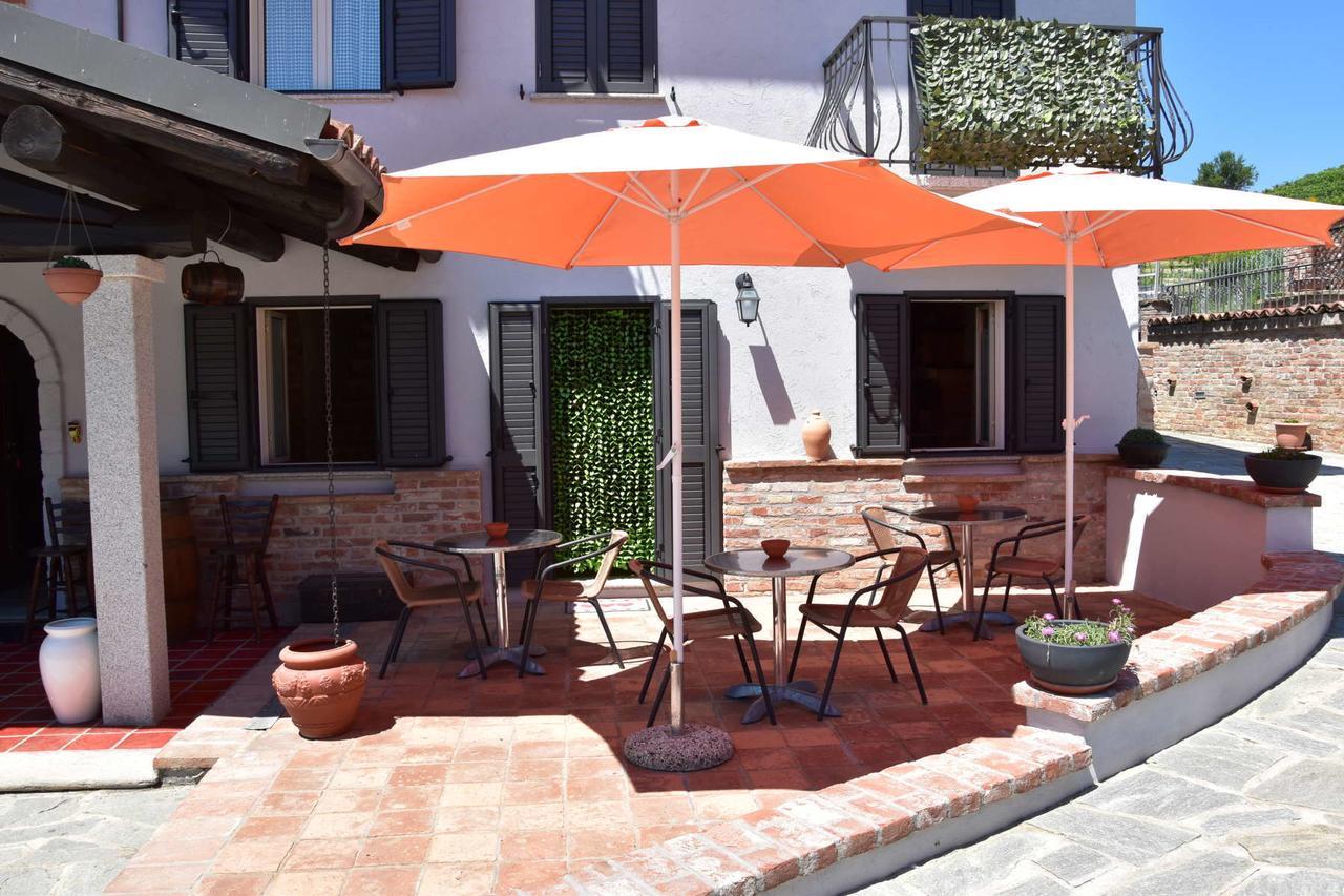 B&B La Dolce Vita Priocca ภายนอก รูปภาพ