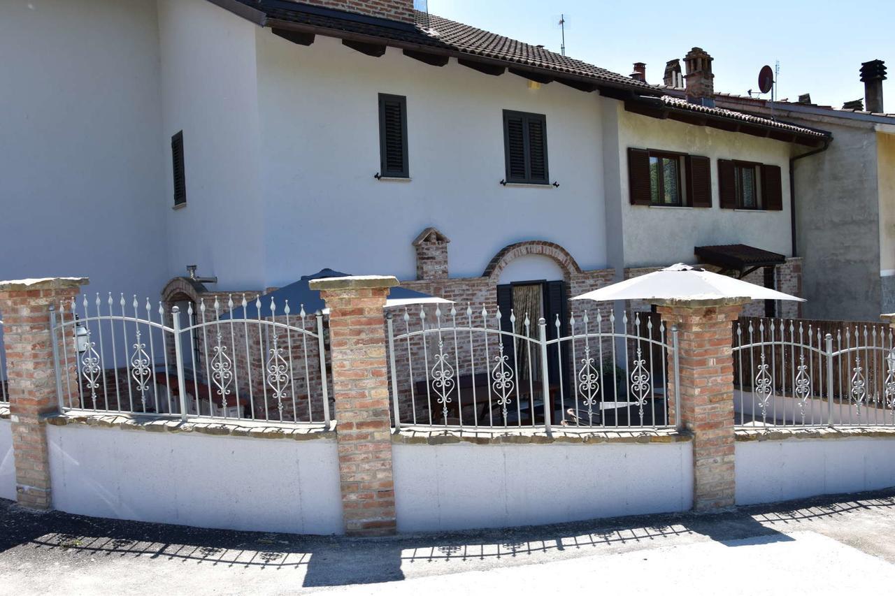 B&B La Dolce Vita Priocca ภายนอก รูปภาพ
