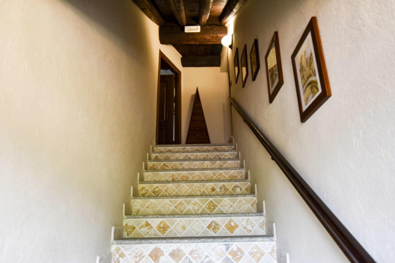 B&B La Dolce Vita Priocca ภายนอก รูปภาพ