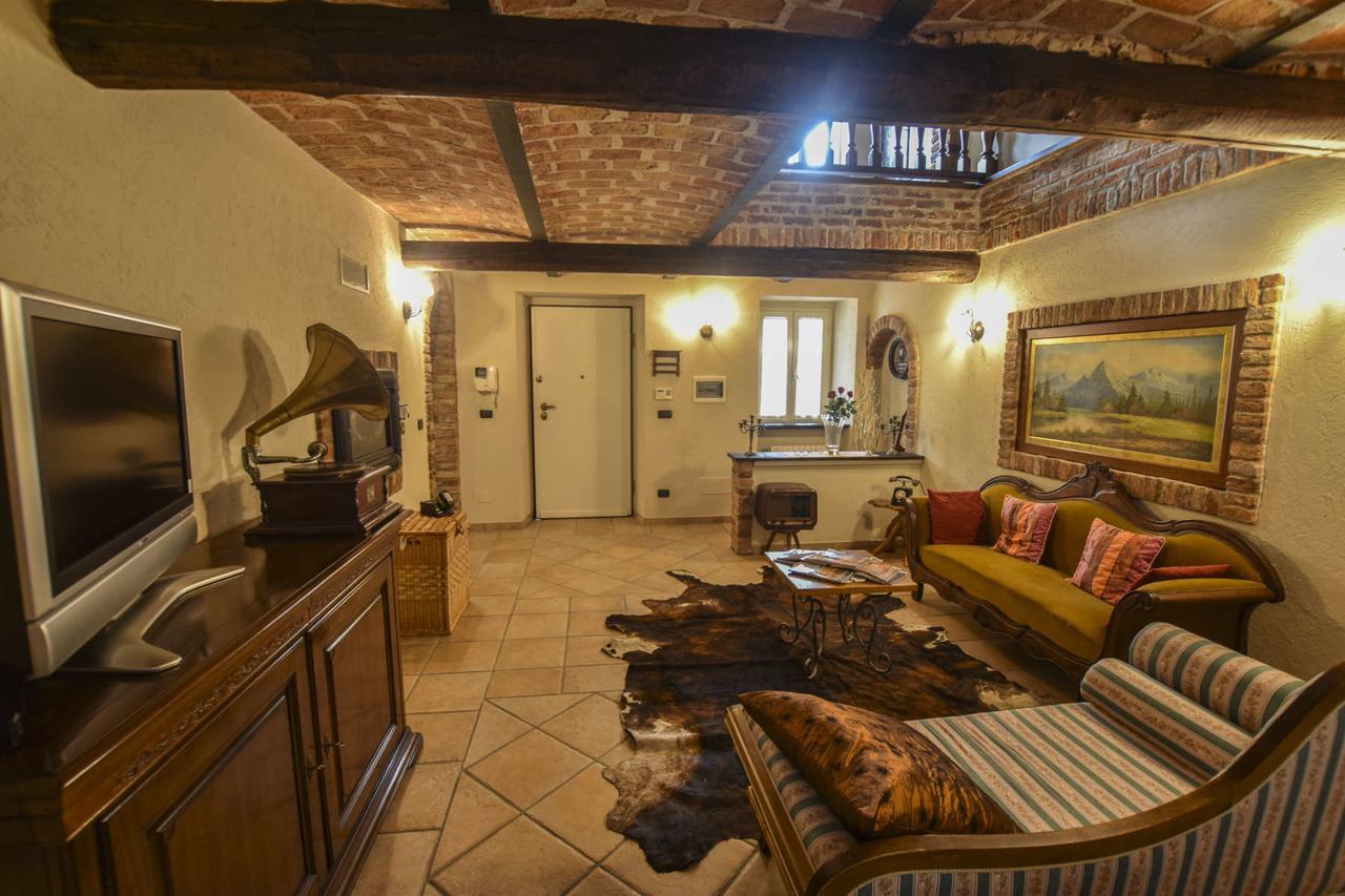B&B La Dolce Vita Priocca ภายนอก รูปภาพ